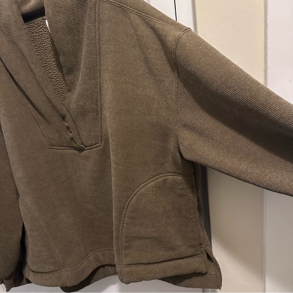 Free People Mia Henley Sweatshirt Size: Large in Brown Wood Green - Picture 9 of 10
